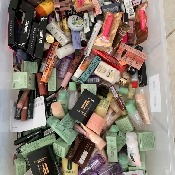 High End Lot Qty 10 Deluxe Travel Size Cosmetic Skincare Makeup Hair Samples NEW - Picture 14 of 14